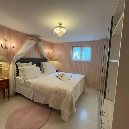 1 A 4 Personnes, Piscine, Jacuzzi, Sauna, Fitness, Parking Guest house *