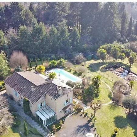 1 A 4 Personnes, Piscine, Jacuzzi, Sauna, Fitness, Parking Guest house Sarlat-la-Caneda