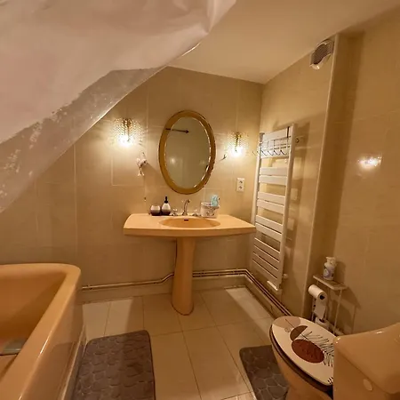 1 A 4 Personnes Rez De Jardin De La Piscine Jacuzzi Sauna Fitness A Partager Гостевой дом *
