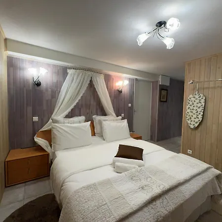 1 A 4 Personnes Rez De Jardin De La Piscine Jacuzzi Sauna Fitness A Partager Πανσιόν