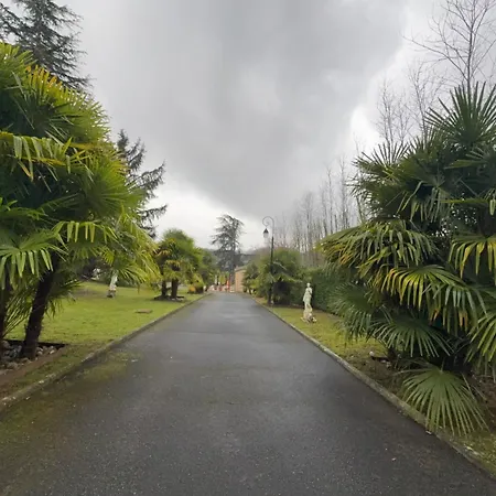 Gite 6 Hotes Au Rez De Jardin De La Villa Jacuzzi Et Sauna En Option Guest house Sarlat-la-Caneda