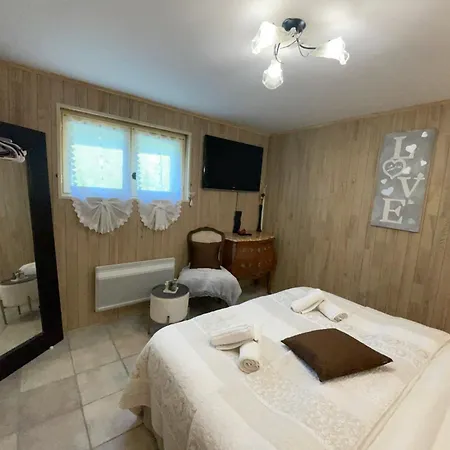 Guest house 1 A 4 Personnes, Piscine, Jacuzzi, Sauna, Fitness, Parking