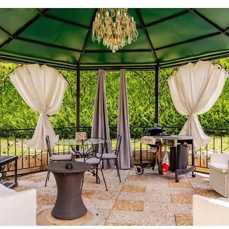 1 A 4 Personnes Rez De Jardin De La Piscine Jacuzzi Sauna Fitness A Partager Сарла-ла-Канеда