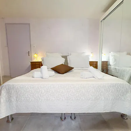 6 Hotes Au Rez De Jardin De La Jacuzzi Et Sauna En Option Affittacamere Sarlat