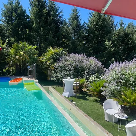 6 Hotes Au Rez De Jardin De La Jacuzzi Et Sauna En Option Affittacamere 4*