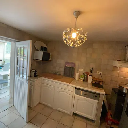 Gite 6 Hotes Au Rez De Jardin De La Villa Jacuzzi Et Sauna En Option Guest house