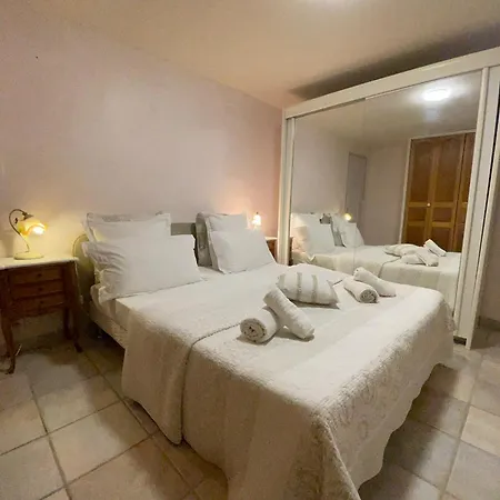 6 Hotes Au Rez De Jardin De La Jacuzzi Et Sauna En Option Affittacamere Sarlat