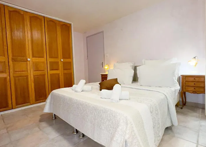 6 Hotes Au Rez De Jardin De La Jacuzzi Et Sauna En Option Guest house 4*