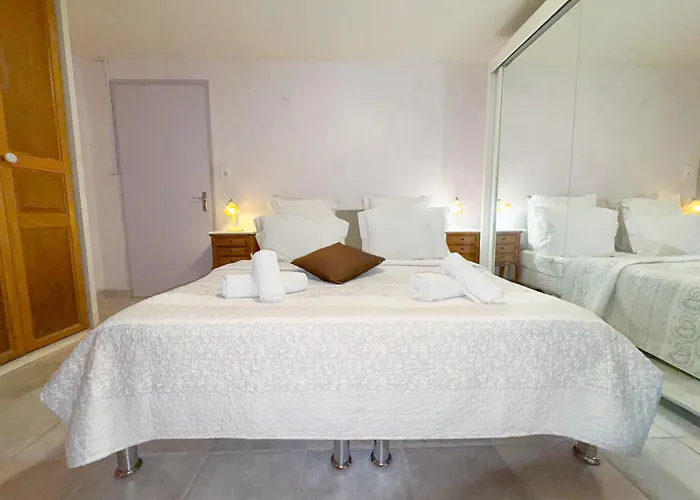 6 Hotes Au Rez De Jardin De La Jacuzzi Et Sauna En Option Guest house Sarlat-la-Caneda