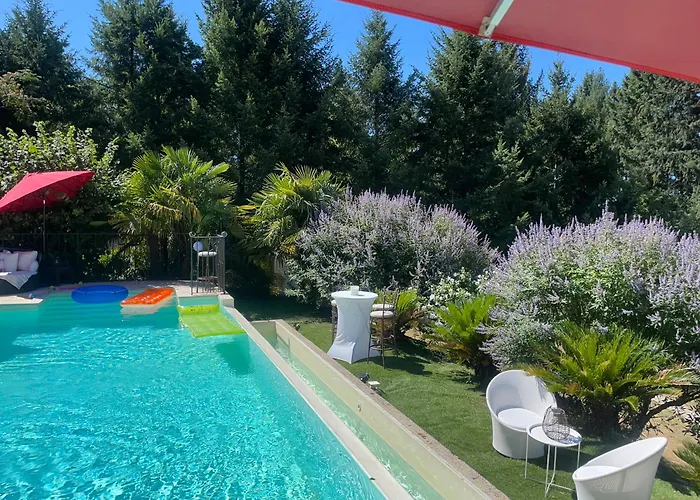 6 Hotes Au Rez De Jardin De La Jacuzzi Et Sauna En Option Konukevi 4*