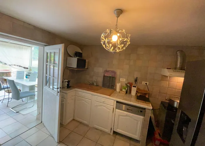 6 Hotes Au Rez De Jardin De La Jacuzzi Et Sauna En Option Guest house